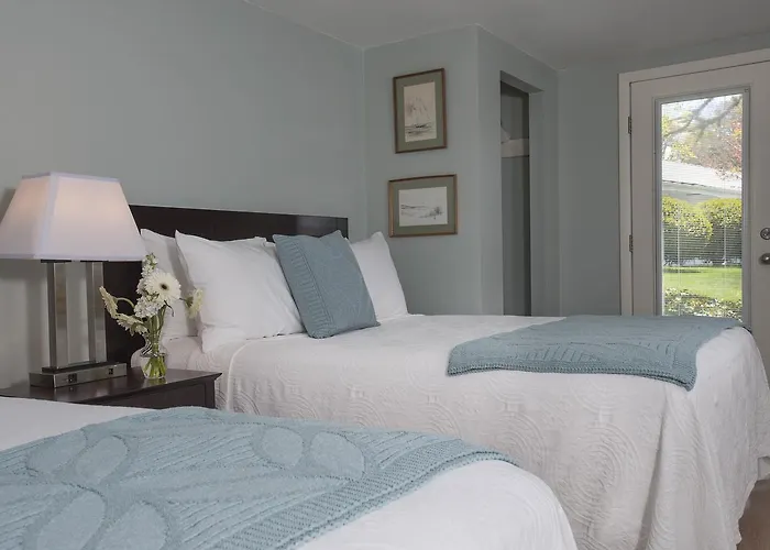 Chatham Seafarer Inn